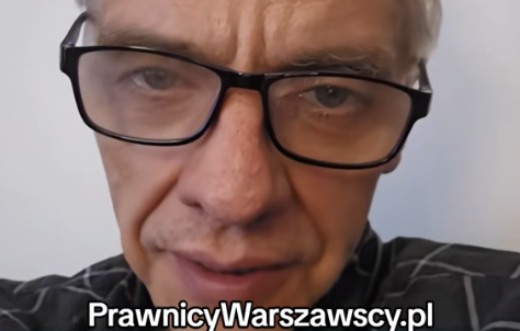 Nie daj się nabrać na groźby windykatorów! Zajęcie konta bankowego bez wyroku sądu? Niemożliwe. Windykator nie ma takich uprawnień, dopóki nie zapadnie orzeczenie. Dlatego pilnuj swoich spraw sądowych, sprawdzaj portale e-sądu i reaguj na każdy pozew. Świadomość to Twoja tarcza – a jeśli coś się dzieje, zgłoś się po pomoc, zanim będzie za późno.