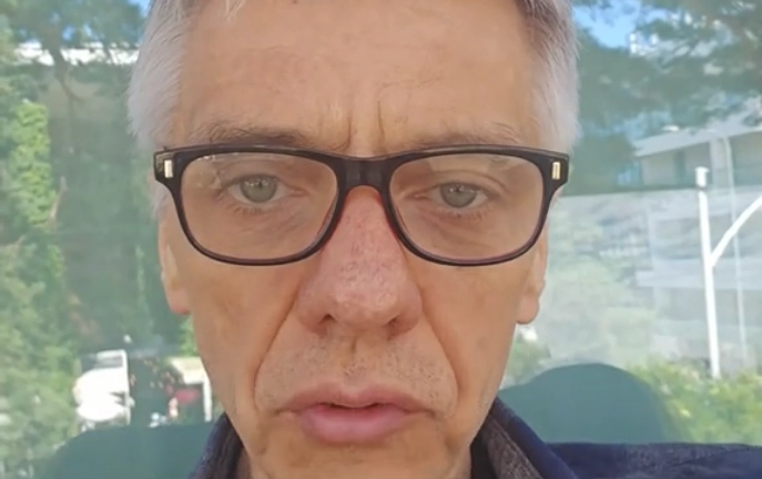 Komornik nie bada, czy wyrok był słuszny, on egzekwuje. Jeśli nie uczestniczyłeś w sprawie, nie doręczono Ci pism i nie miałeś szansy się bronić, walcz o uchylenie tytułu wykonawczego w sądzie. Dopiero wtedy komornicza egzekucja może zostać umorzona